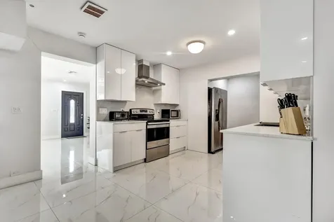 255 Glouchester Street Boca Raton FL 33487
