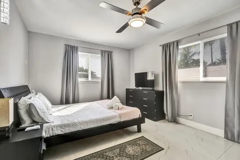 255 Glouchester Street Boca Raton FL 33487