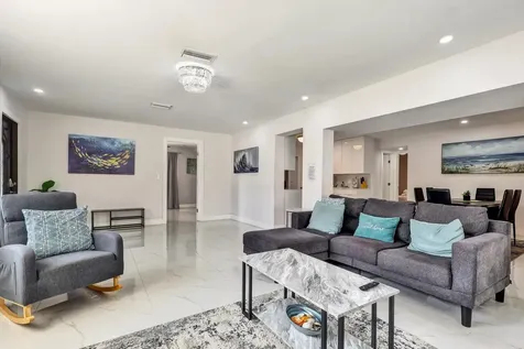 255 Glouchester Street Boca Raton FL 33487
