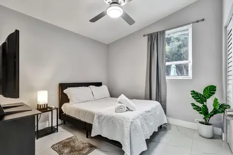 255 Glouchester Street Boca Raton FL 33487