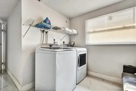 255 Glouchester Street Boca Raton FL 33487