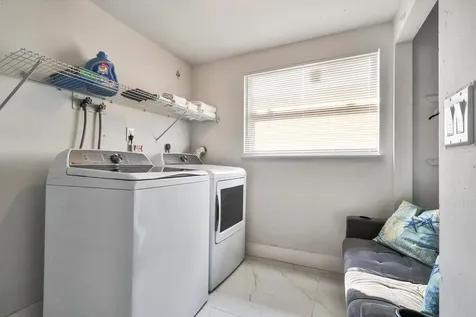 255 Glouchester Street Boca Raton FL 33487
