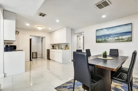 255 Glouchester Street Boca Raton FL 33487
