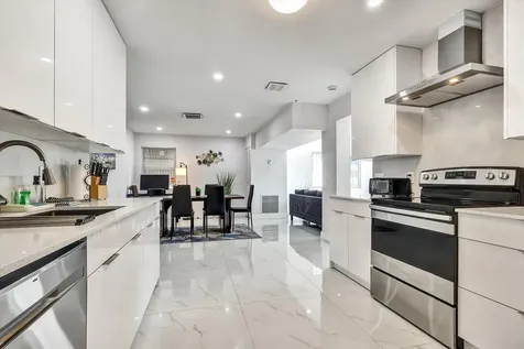 255 Glouchester Street Boca Raton FL 33487