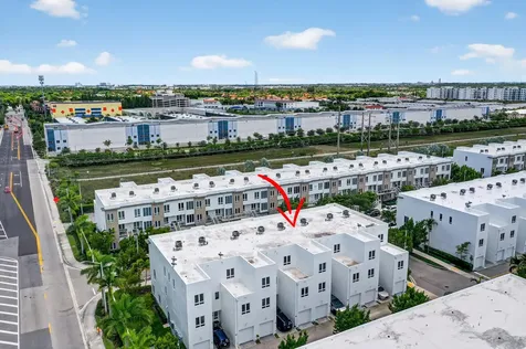 10225 NW 63rd Terrace Doral FL 33178