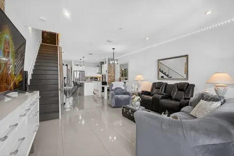 10225 NW 63rd Terrace Doral FL 33178