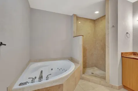1620 Presidential Way West Palm Beach FL 33401