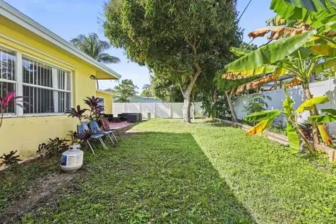 237 SW 5th Avenue Boynton Beach FL 33435