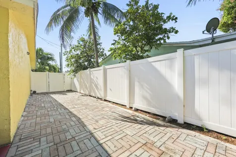237 SW 5th Avenue Boynton Beach FL 33435