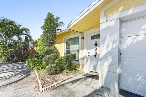 237 SW 5th Avenue Boynton Beach FL 33435