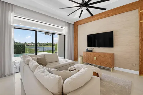 8198 Banpo Bridge Way Delray Beach FL 33446