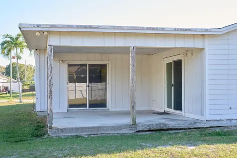 443 Sw Meadow Terrace Port Saint Lucie FL 34984