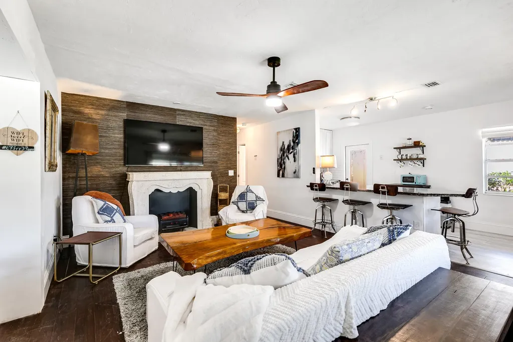 609 S Arnold Avenue Lantana FL 33462