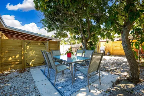 609 S Arnold Avenue Lantana FL 33462