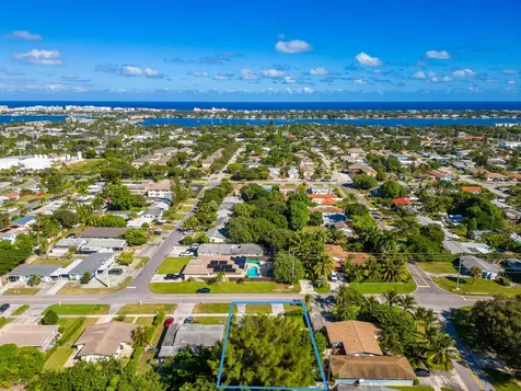 609 S Arnold Avenue Lantana FL 33462