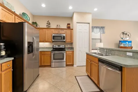 1014 Nw Leonardo Circle Port Saint Lucie FL 34986
