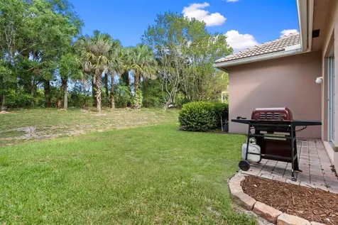 1014 Nw Leonardo Circle Port Saint Lucie FL 34986