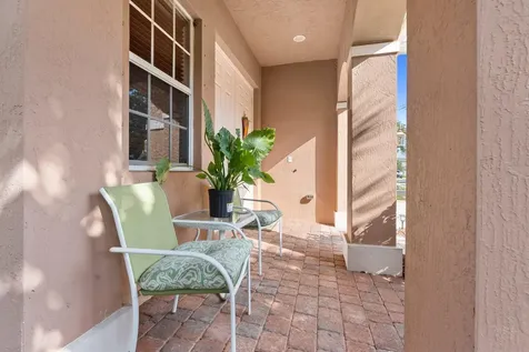 1014 Nw Leonardo Circle Port Saint Lucie FL 34986