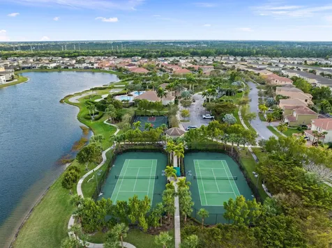 1014 Nw Leonardo Circle Port Saint Lucie FL 34986