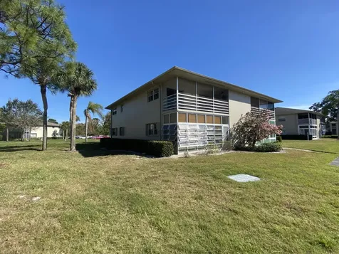 26 Lake Vista Trail Port Saint Lucie FL 34952