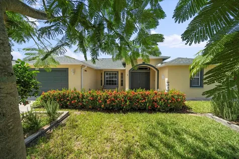 324 Ne Gladiola Avenue Port Saint Lucie FL 34983