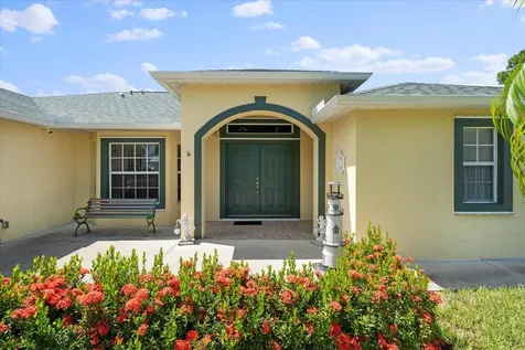324 Ne Gladiola Avenue Port Saint Lucie FL 34983
