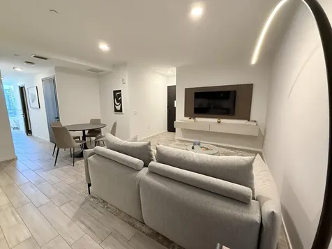 398 Ne 5th Street Miami FL 33132