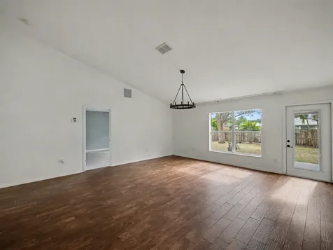 2674 SE Melaleuca Boulevard Port Saint Lucie FL 34952