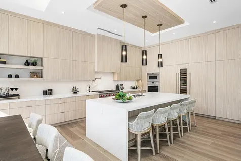 212 Nw 18th Street Delray Beach FL 33444