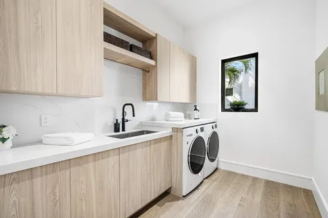 212 Nw 18th Street Delray Beach FL 33444