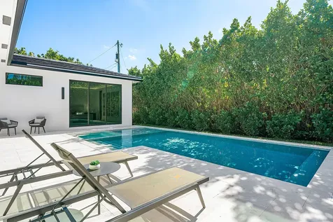 212 Nw 18th Street Delray Beach FL 33444