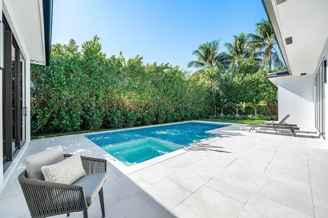 212 Nw 18th Street Delray Beach FL 33444