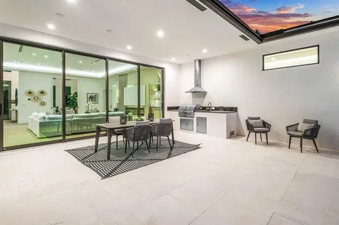 212 Nw 18th Street Delray Beach FL 33444