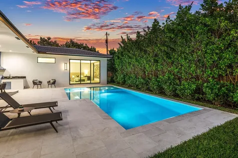 212 Nw 18th Street Delray Beach FL 33444