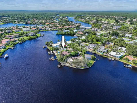 9195 Se Cove Point Street Jupiter FL 33469
