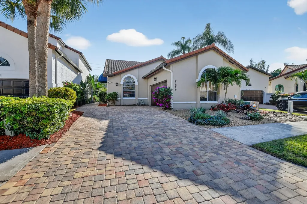 23221 Via Stel Boca Raton FL 33433