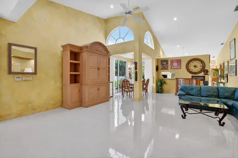 23221 Via Stel Boca Raton FL 33433