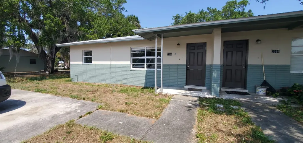 2584 Seneca Avenue Fort Pierce FL 34946