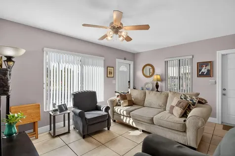 425 Sw 10th Street Pompano Beach FL 33060
