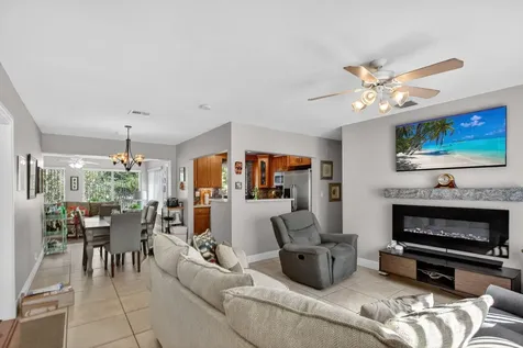 425 Sw 10th Street Pompano Beach FL 33060