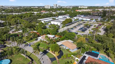 425 Sw 10th Street Pompano Beach FL 33060