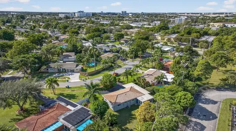 425 Sw 10th Street Pompano Beach FL 33060