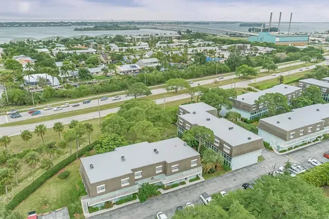1901 Indian River Boulevard Vero Beach FL 32960