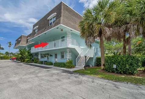 1901 Indian River Boulevard Vero Beach FL 32960