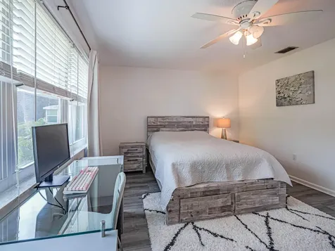 1901 Indian River Boulevard Vero Beach FL 32960