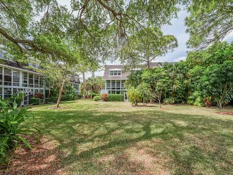 1901 Indian River Boulevard Vero Beach FL 32960