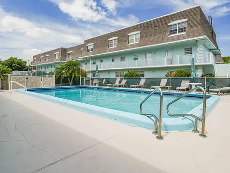 1901 Indian River Boulevard Vero Beach FL 32960