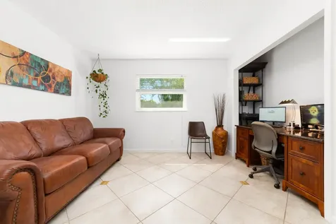 1721 Sw 9th Street Boca Raton FL 33486