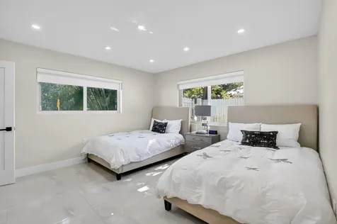 3751 Ne 5th Avenue Boca Raton FL 33431