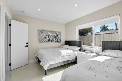 3751 Ne 5th Avenue Boca Raton FL 33431